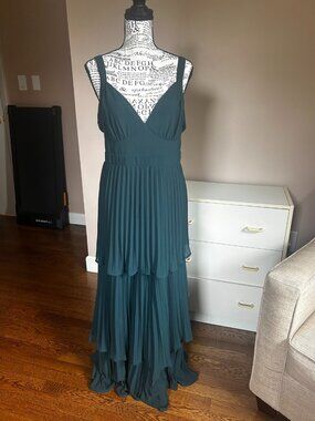 Lulus Pleated Tiered Maxi Dress Emerald Green L